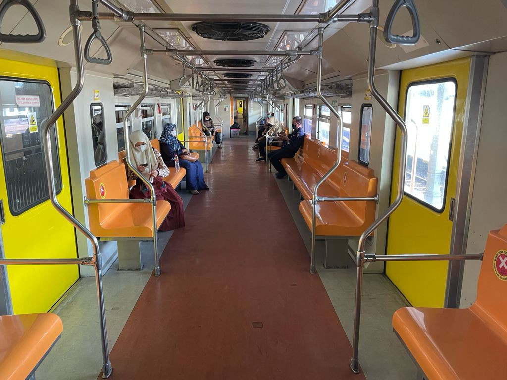 Sebanyak 52  kereta api di DAOP 8 Surabaya kembali beroperasi, seiring kelonggaran aturan Pemberlakuan Pembatasan Kegiatan Masyarakat. (Foto: MNC Media)