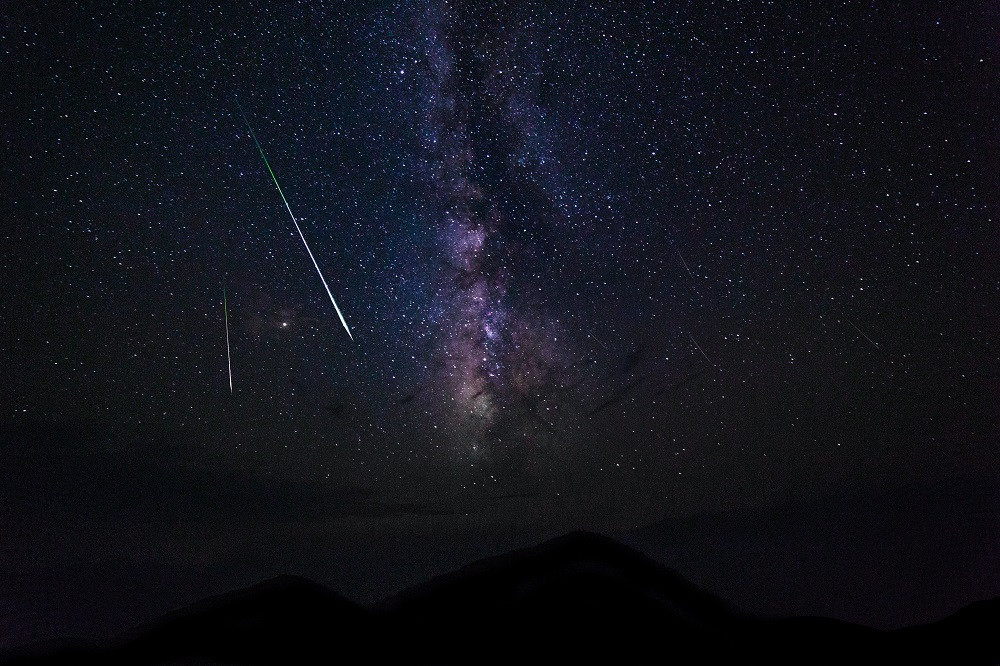 Ilustrasi hujan meteor