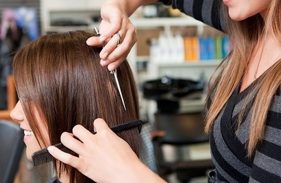 Ilustrasi potong rambut. (Getty Images)