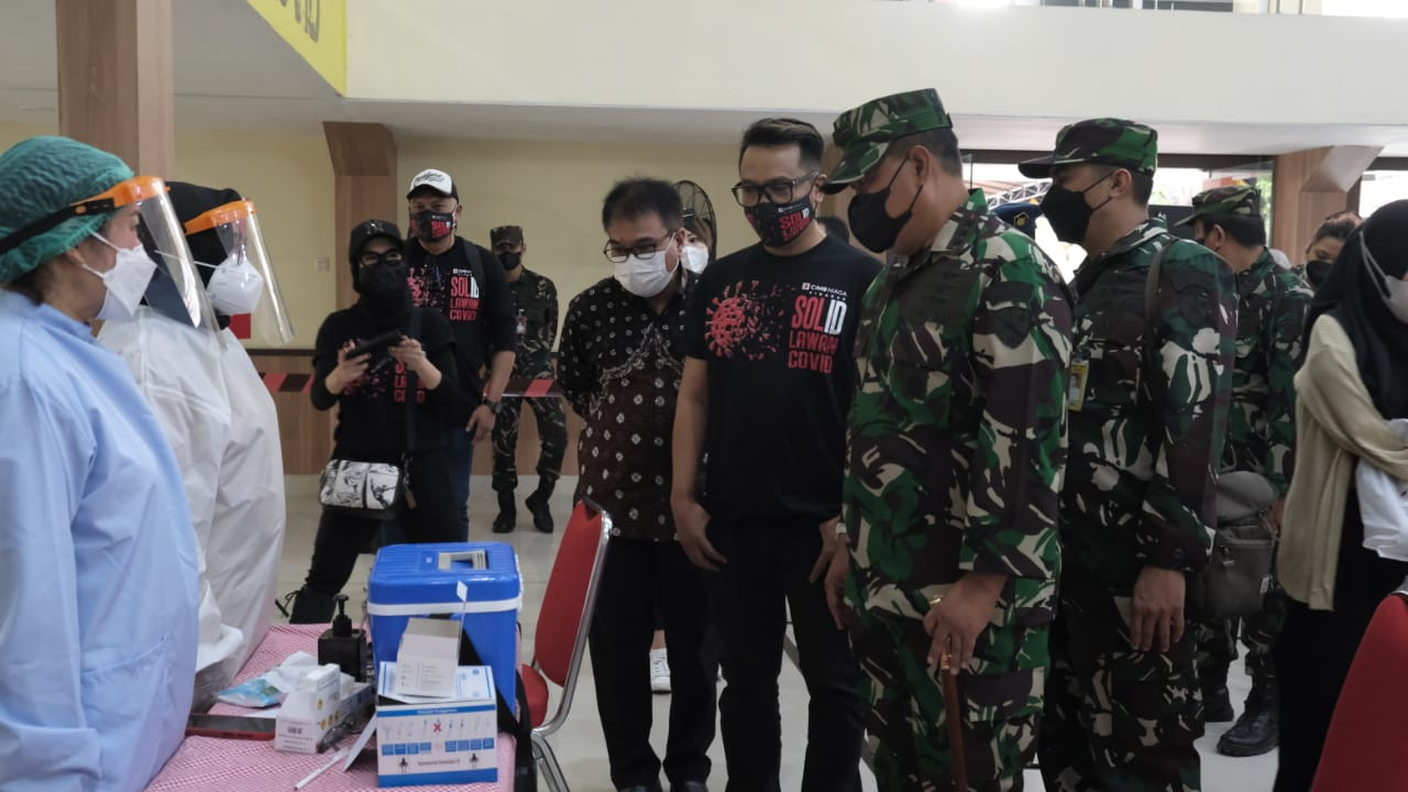 Percepat PTM Terbatas, CIMB Niaga Finance (CNAF) Vaksinasi 2.000 Pelajar se-Jabar (FOTO:MNC Media)