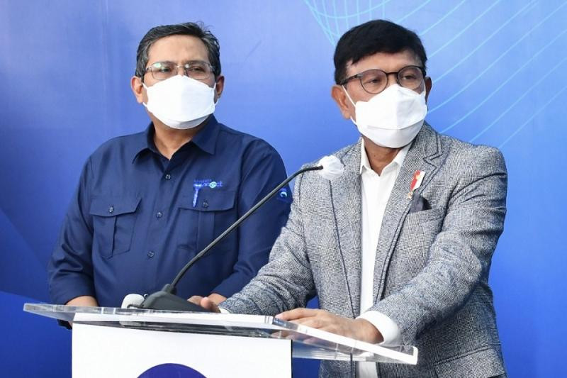 Menkominfo Johnny G. Plate mengatakan penataan ulang itu dilakukan setelah penetapan Telkomsel dan Smartfren sebagai pemenang seleksi pengguna pita frekuensi.