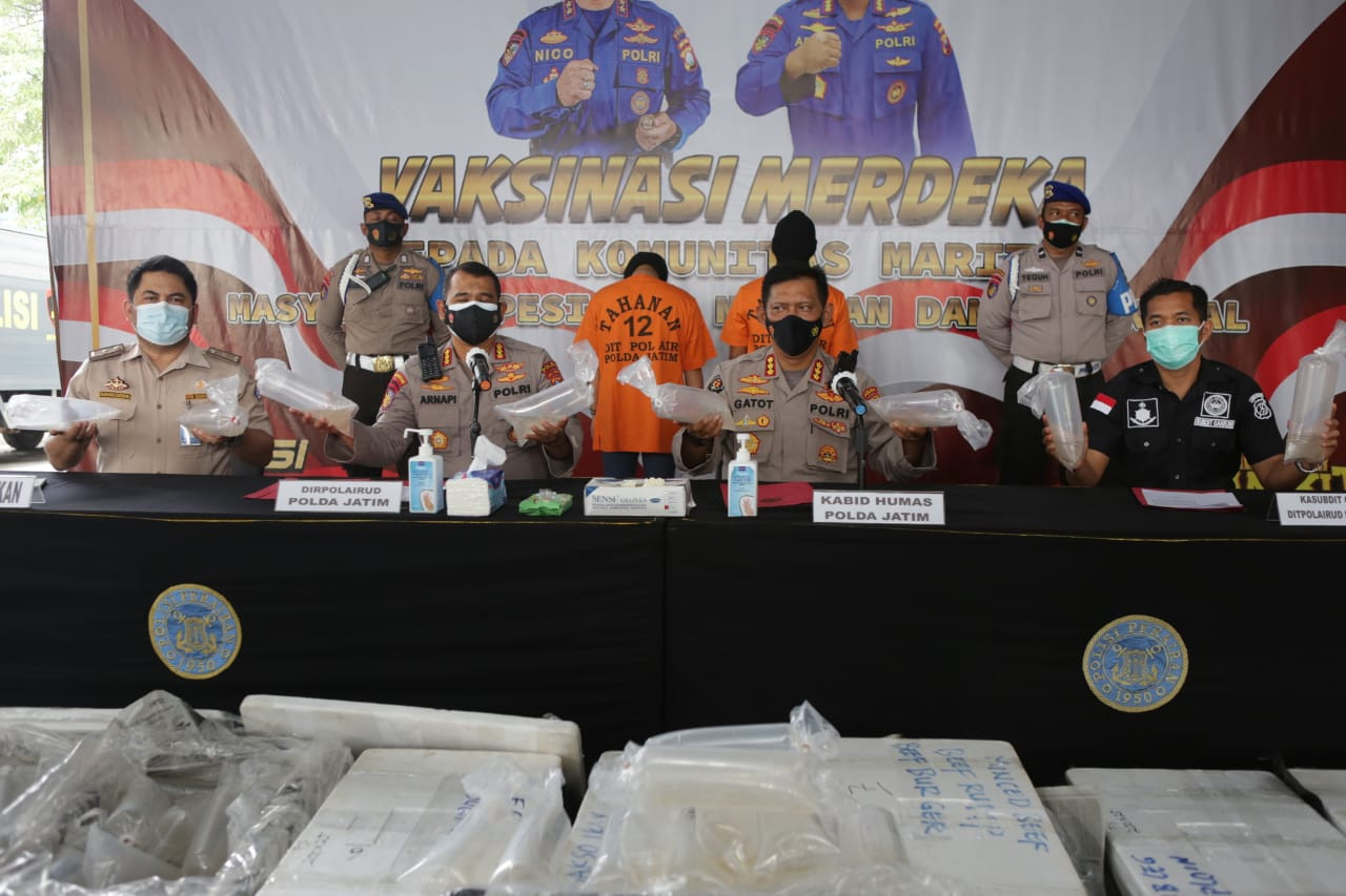 Polda Jatim gagalkan penyelundupan 38.400 benih lobster . (Foto: MNC Media)