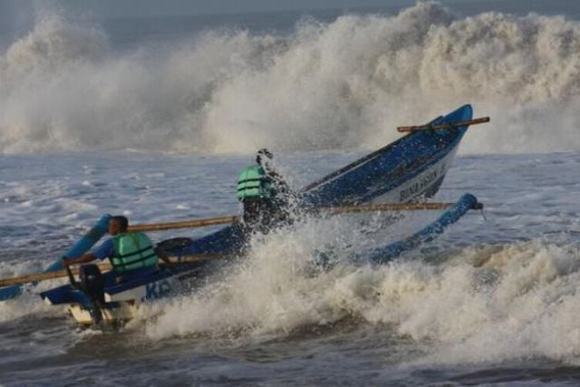 Ada Bibit Siklon Tropis 91S, BMKG Minta Stop Sementara Aktivitas Laut Mulai Jumat Pagi. (Foto MNC Media)