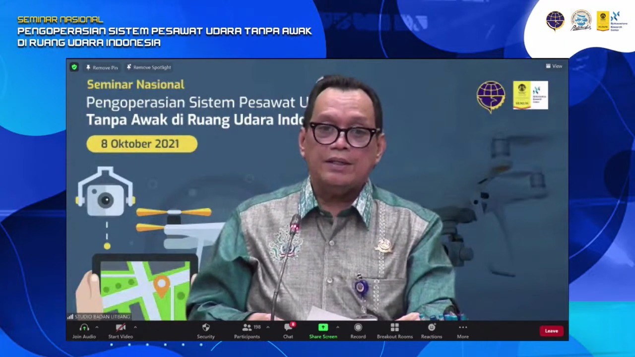 Seiring dengan perkembangan teknologi, unmanned aircraft system (UAS) atau atau pesawat udara tanpa awak mulai marak digunakan.  (Foto: MNC Media)