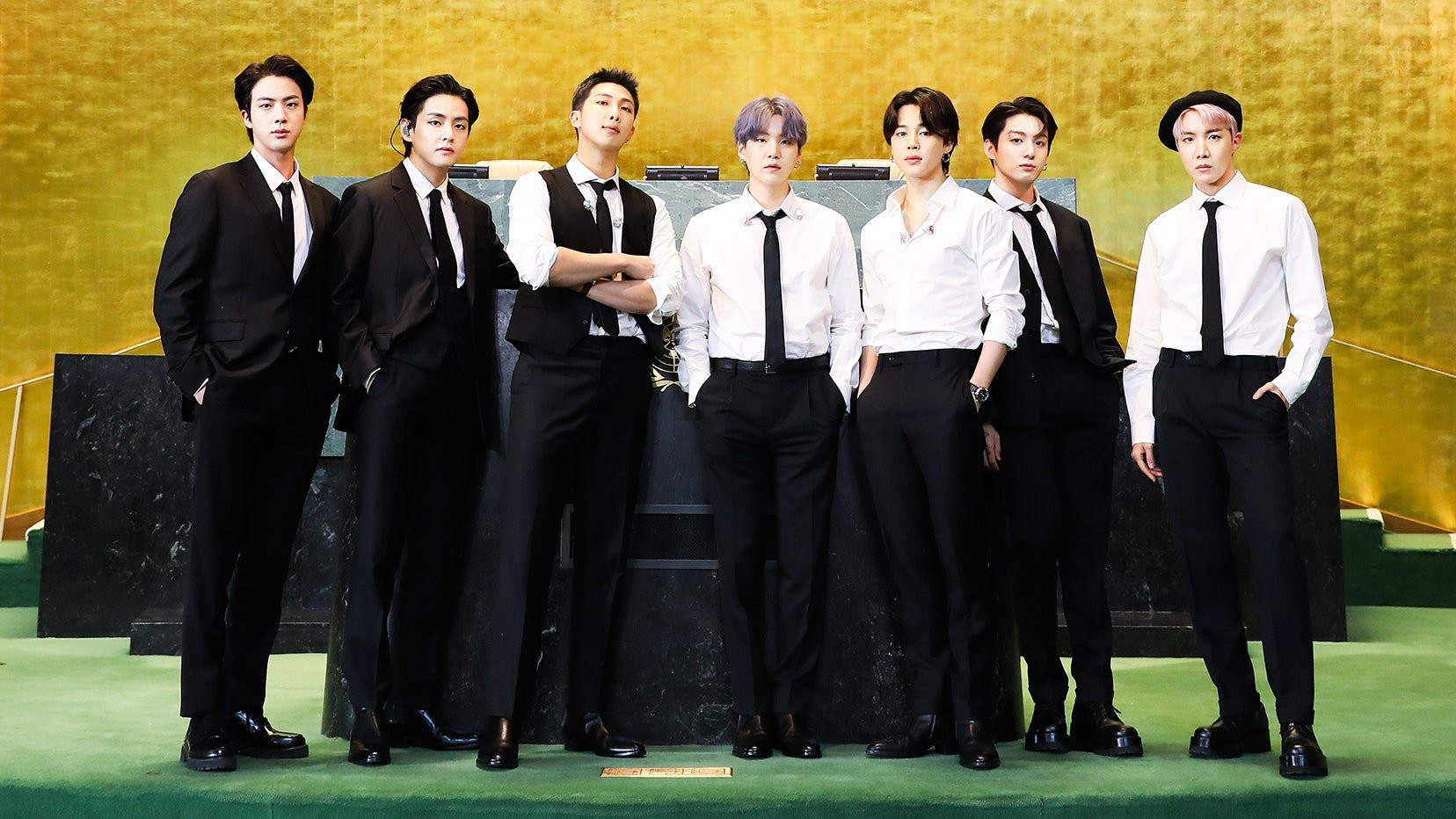 Doyan Investasi, Raditya Dika Hingga BTS Jadi Artis Pemain Saham. (Foto: Artis Pemain Saham)