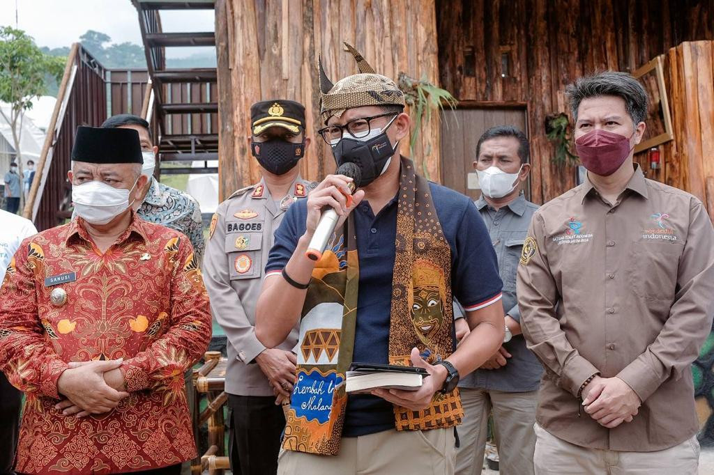Menteri Pariwisata dan Ekonomi Kreatif RI Sandiaga Salahuddin Uno menghadiri peresmian revitalisasi toilet di Lembah Indah Kabupaten Malang. (Foto: MNC Media)