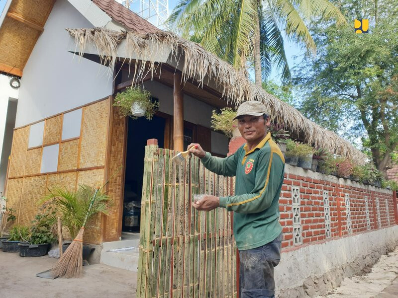 Jelang MotoGP Mandalika, PUPR Renovasi Rumah Warga Jadikan Homestay (FOTO: MNC Media)