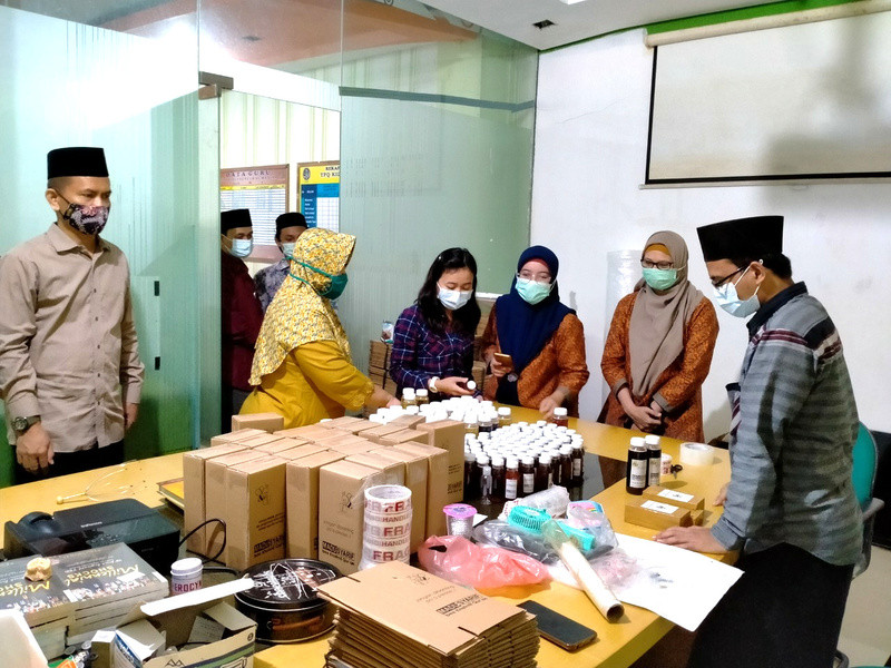 Pacu Wirausaha Santri, Pesantren dan Panti Asuhan Al Madina Kembangkan Madu Syarif (Dok.MNC Media)