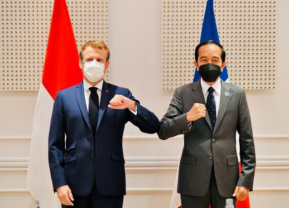 Jokowi bersama denga Presiden Perancis, Emmanuel Macron (Instagram)