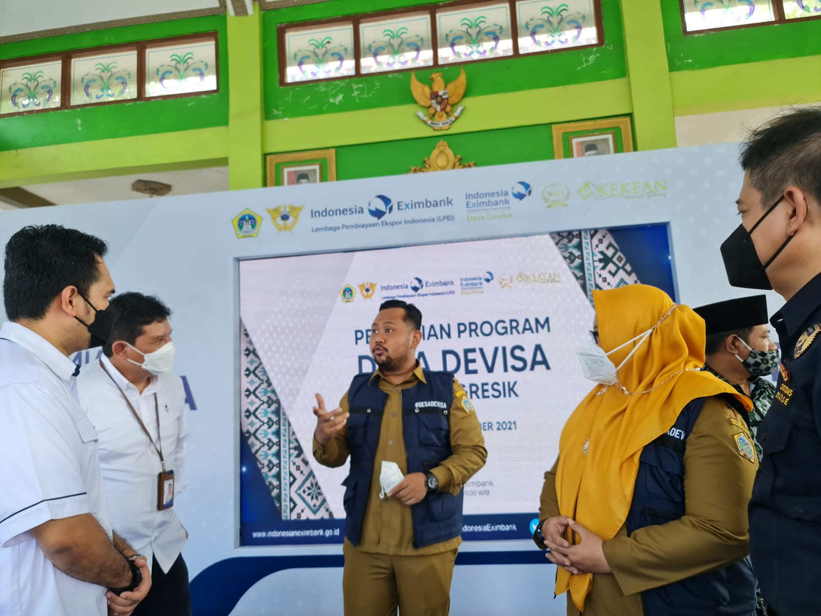 Bangun Desa Devisa, LPEI Dorong Sarung Tenun Gresik Tembus Pasar Internasional (FOTO:Dok LPEI)