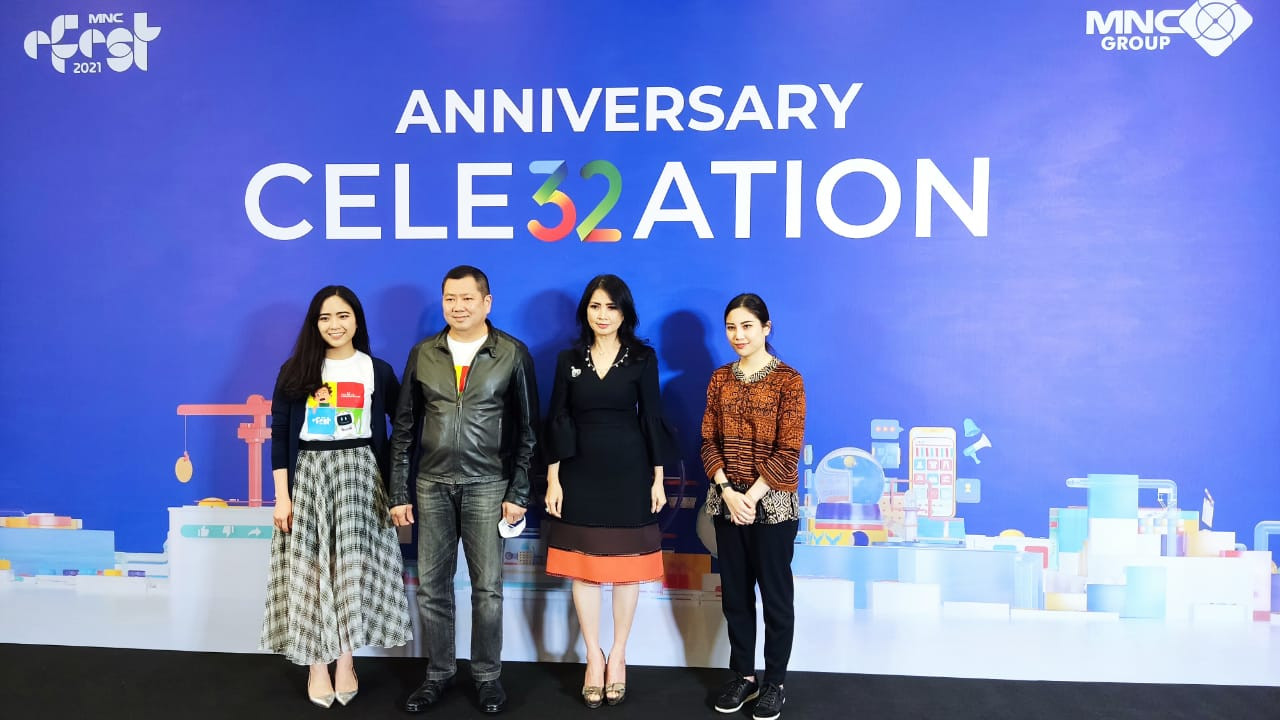 Wamenparekraf Angela Tanoesoedibjo menghadiri HUT MNC dengan Executive Chairman MNC Group Hary Tanoesoedibjo di Jakarta , Sabtu (6/11/2021). (Foto: MNC Media)