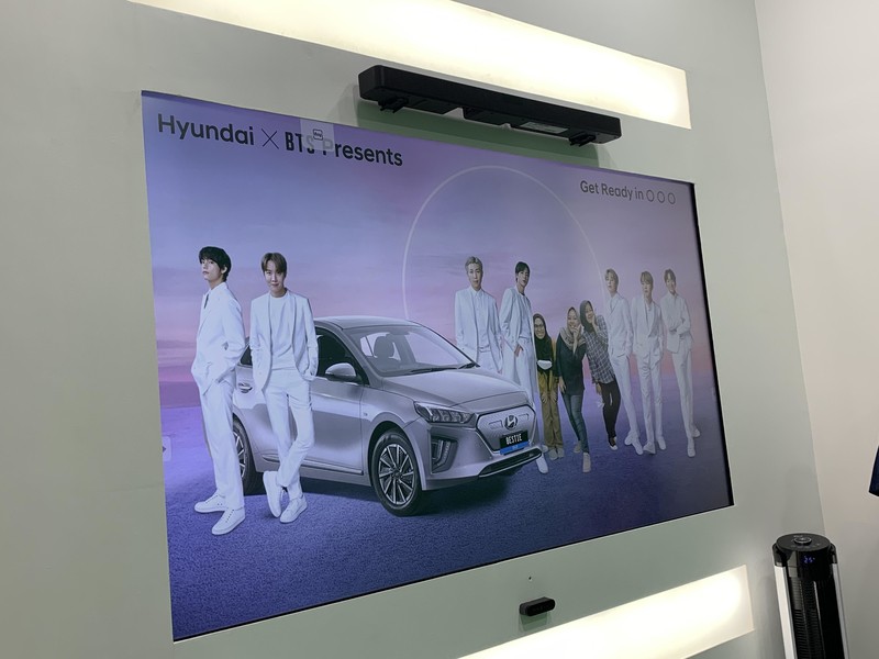 Kenalkan Mobil Baru, Hyundai Ajak Pengunjung Foto Bareng BTS di GIIAS 2021. (Foto: MNC Media)