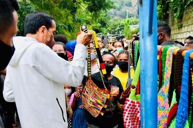 Perlu Banyak Pembenahan, Jokowi Minta Perizinan UMKM Dipermudah (foto: MNC Media)