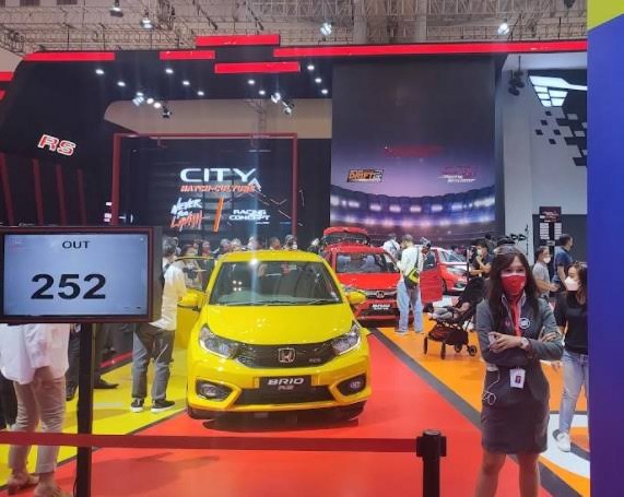 Laris Manis! Brio Jadi Mobil Incaran di GIIAS 2021, Terjual 50 Unit per Hari (FOTO:MNC Media)