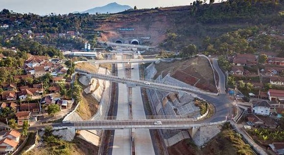 Baru Rampung Akhir Mei, Tol Cisumdawu Belum Bisa Layani Arus Mudik 2023 (foto: MNC Media)