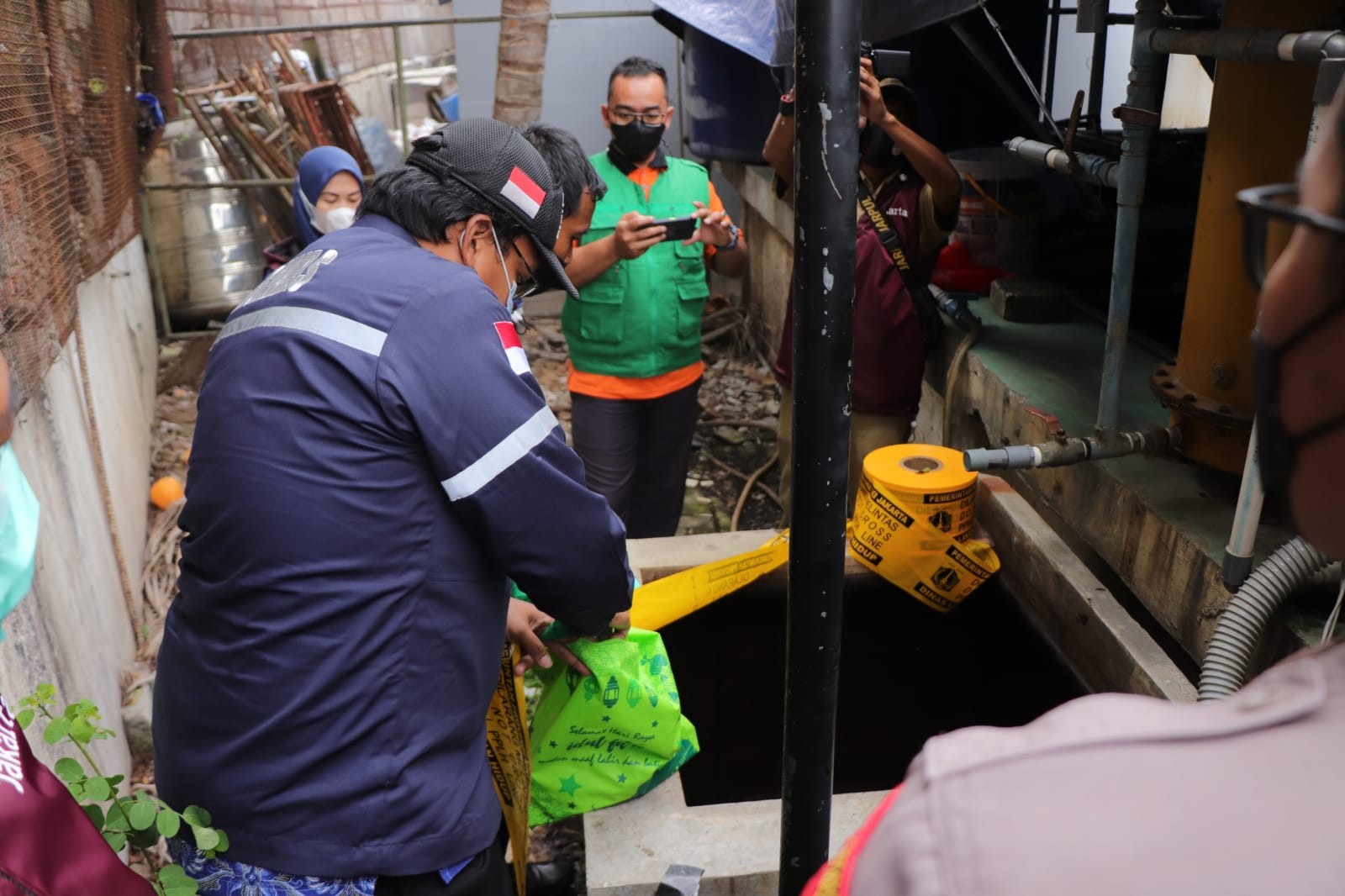 Pencemaran Lingkungan, Pemprov DKI Segel Saluran Air Limbah Paracetamol Teluk Jakarta