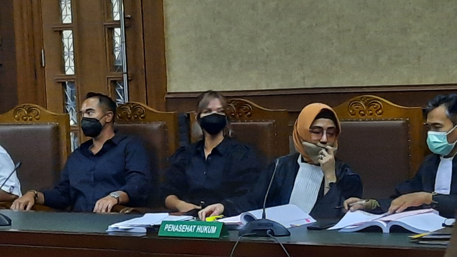 Tunggu Vonis, Nasib Nia Ramadhani dan Pengusaha Ardi Bakrie Diputuskan Hari Ini(Dok.MNC Media)