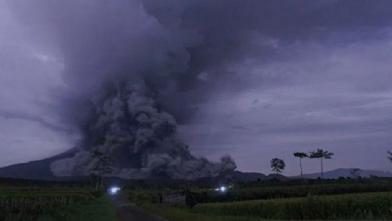 BNPB: 13 Orang Meninggal Dunia Akibat Erupsi Gunung Semeru (Dok.Inews/Antara)