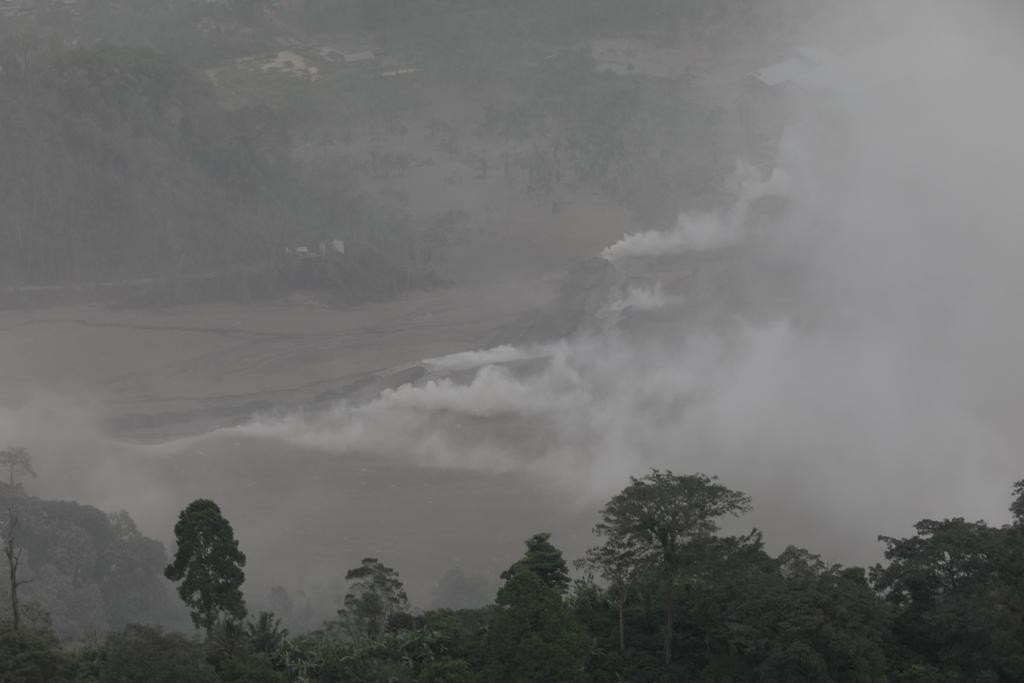 Masih Ada Kepulan Asap, Begini Suasana Pasca-Erupsi Gunung Semeru. (Foto: BNPB/Dok)