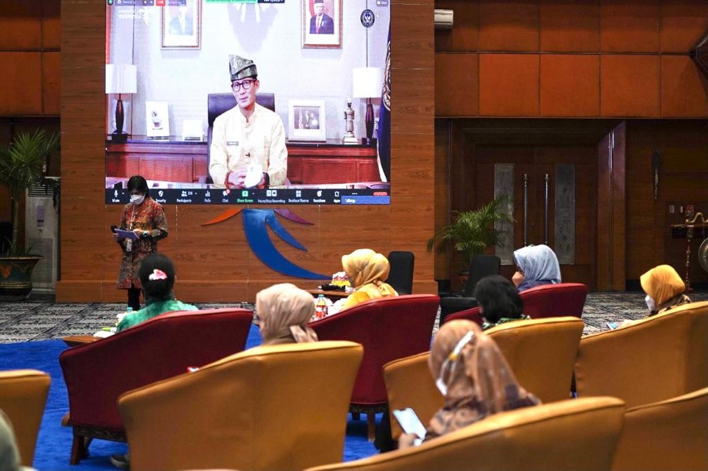 Menparekraf Sandiaga Salahuddin Uno menyebut perempuan memiliki peranan penting dalam upaya membangkitkan UMKM di Indonesia.  (Foto: MNC Media)