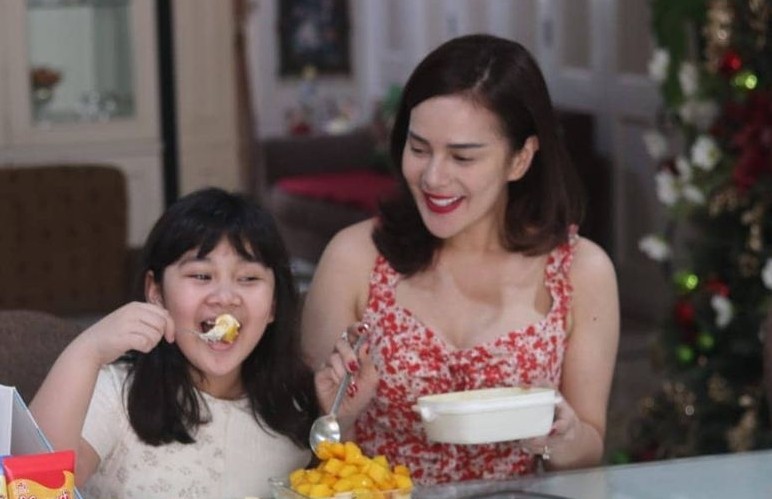 Dalam unggahan di akun Instagram pribadinya, Astrid Tiar mengajak sang anak untuk vaksin. (Foto: MNC Media)