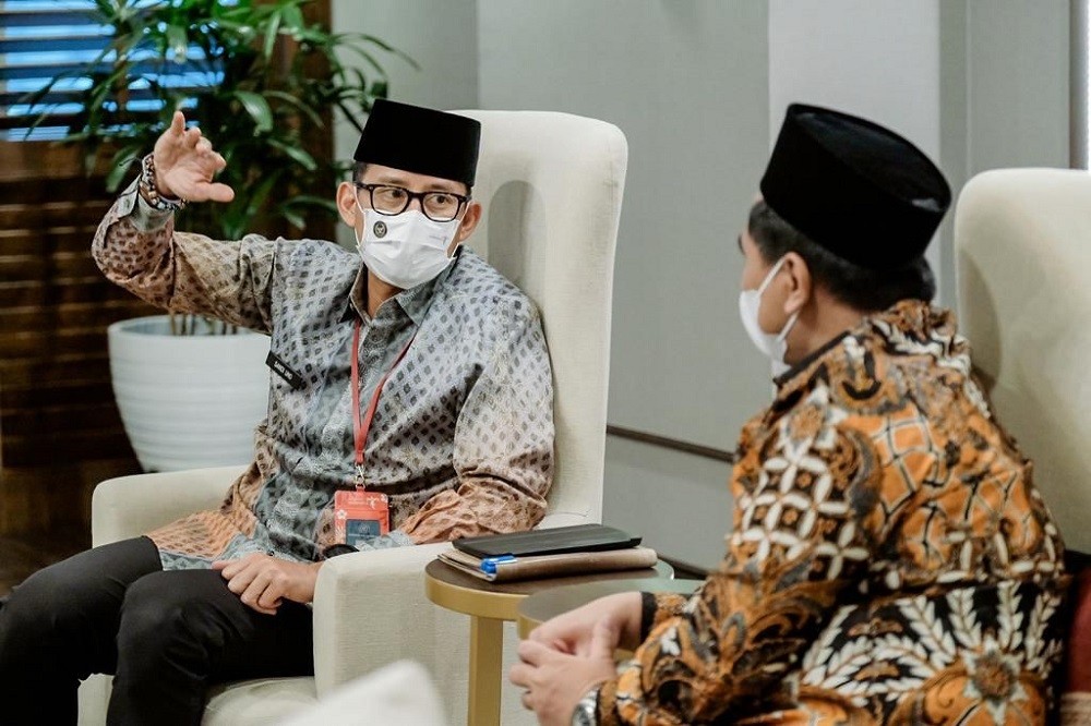 Sandiaga Uno bersama dengan Wagub Jawa Tengah Taj Yasin Maimoen (Kemenparekraf RI)