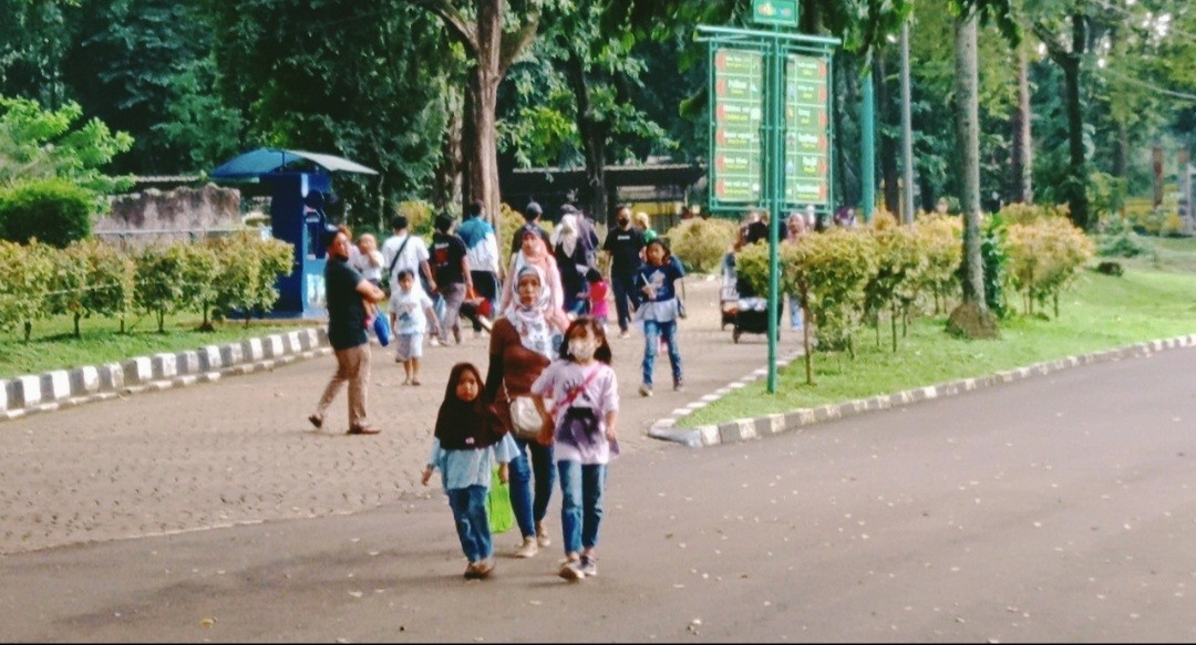 Taman Margasatwa Ragunan Diserbu 17 Ribu Pengunjung di Libur Natal (FOTO:MNC Media)