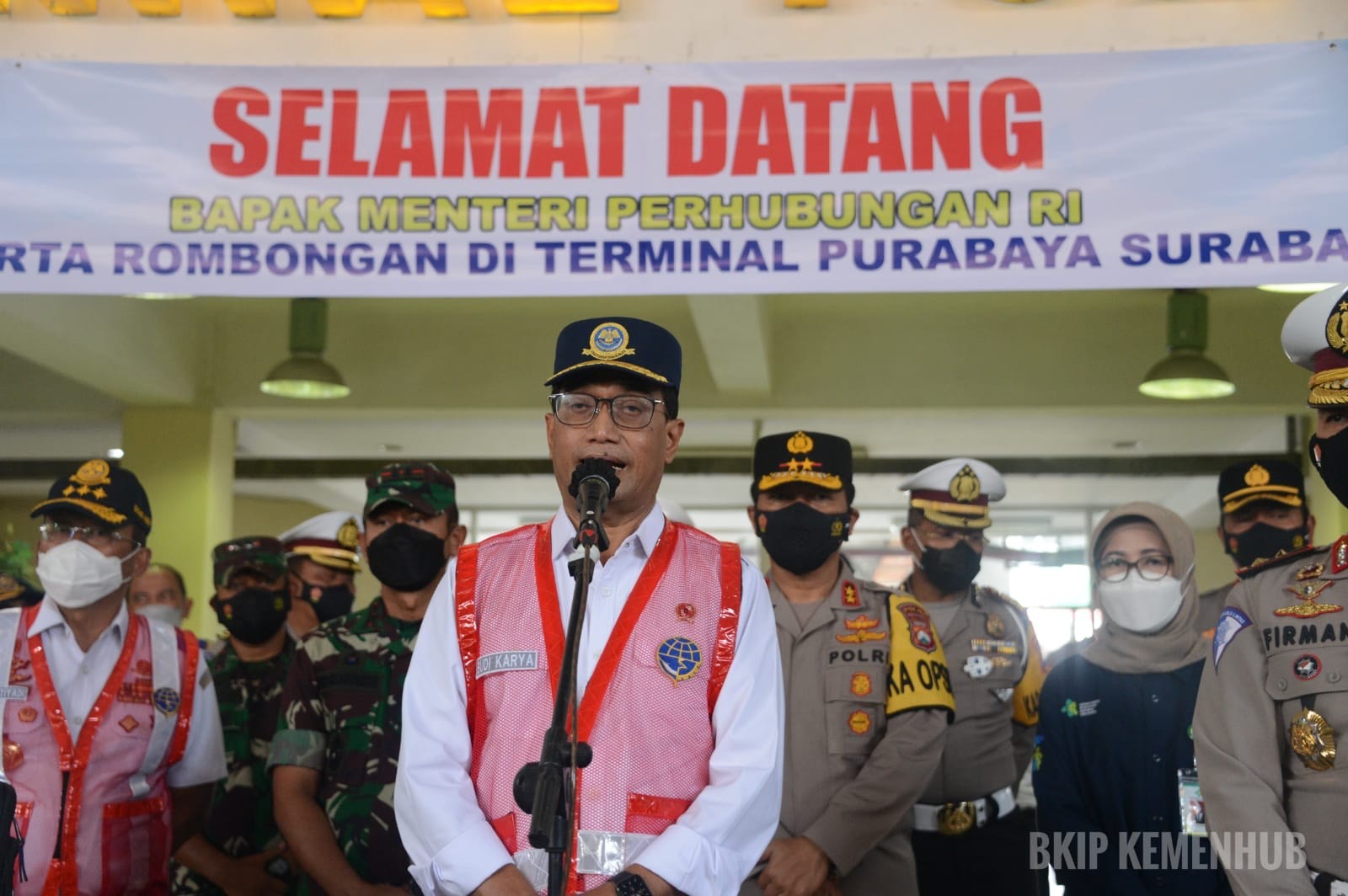 Tinjau Bandara Blimbingsari, Menhub: Penurunan Penumpang 41,6 Persen (Dok.MNC Media)