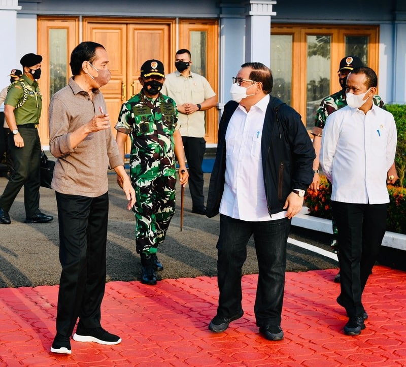 Bergaya Kasual, Jokowi Bertolak untuk Groundbreaking RS Internasional di Bali  (Dok.biro per kepresidenan)