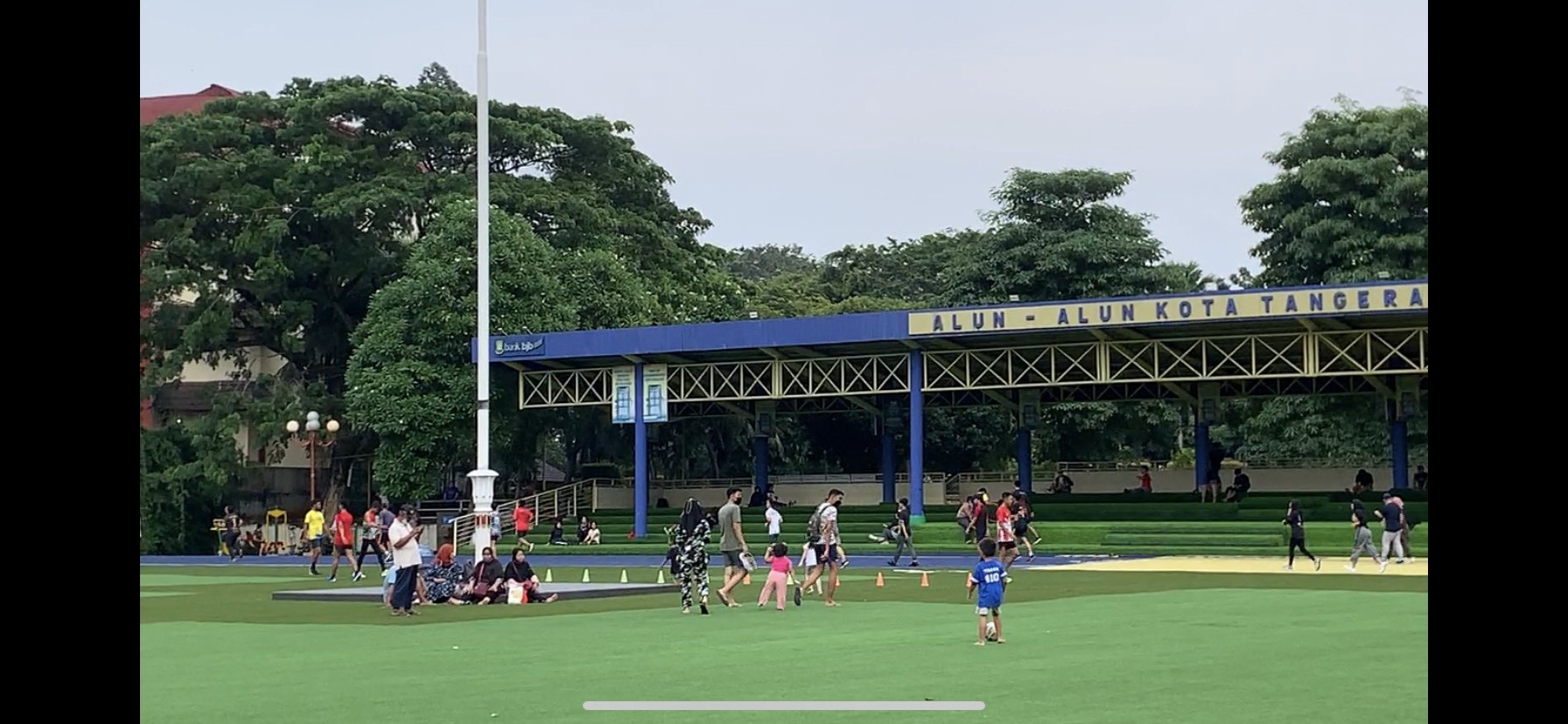 H-2 Tahun Baru, Alun-Alun Kota Tangerang Masih Ramai Pengunjung (FOTO:MNC Media)