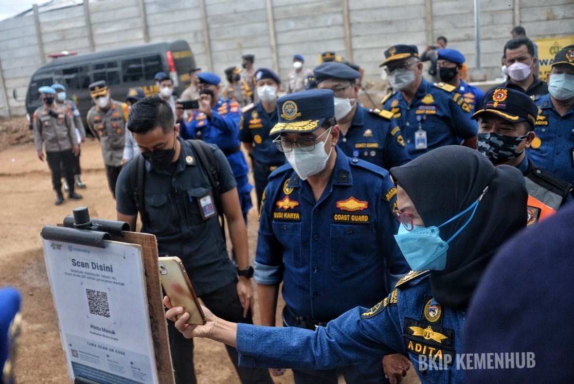 Sidak Pelabuhan, Menhub Budi Cek Pembatasan Penumpang Maksimal 75 Persen (FOTO: Kemenhub)