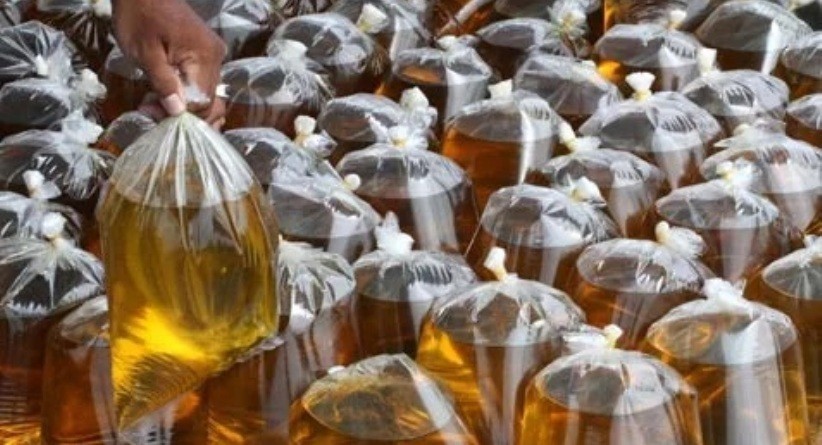 Pemprov DKI Gelar Operasi Pasar, Harga Minyak Dibanderol Rp14 Ribu per Liter (FOTO:MNC Media)
