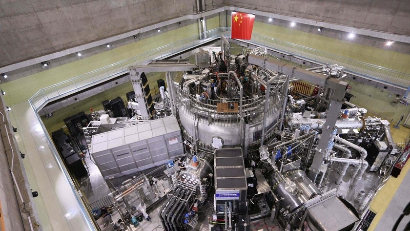 Reaktor fusi nuklir Experimental Advanced Superconducting Tokamak (EAST) atau Matahari buatan milik China mencetak rekor dunia baru.