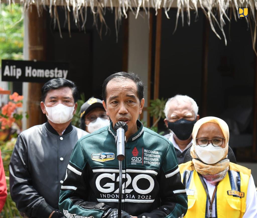 Jokowi Wanti-wanti Insiden Bongkar Muat Kargo Superbike Tak Terulang di MotoGP (FOTO: MNC Media)