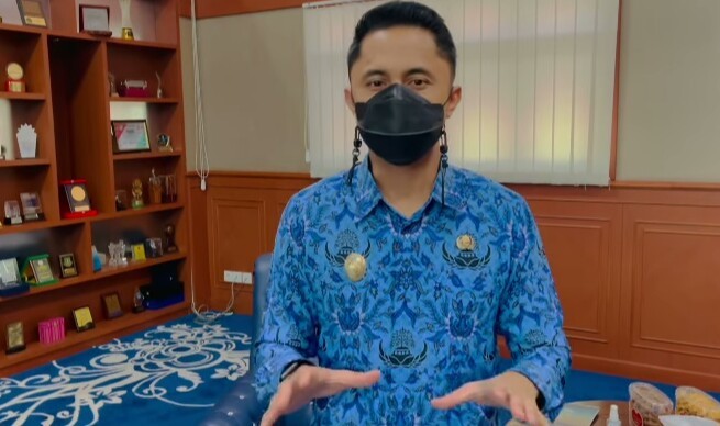 Plt Bupati Bandung Barat Hengki Kurniawan meminta keterlambatan gaji kepada pegawai di lingkungan Pemda KBB tidak boleh lagi terjadi. (Foto: MNC Media)