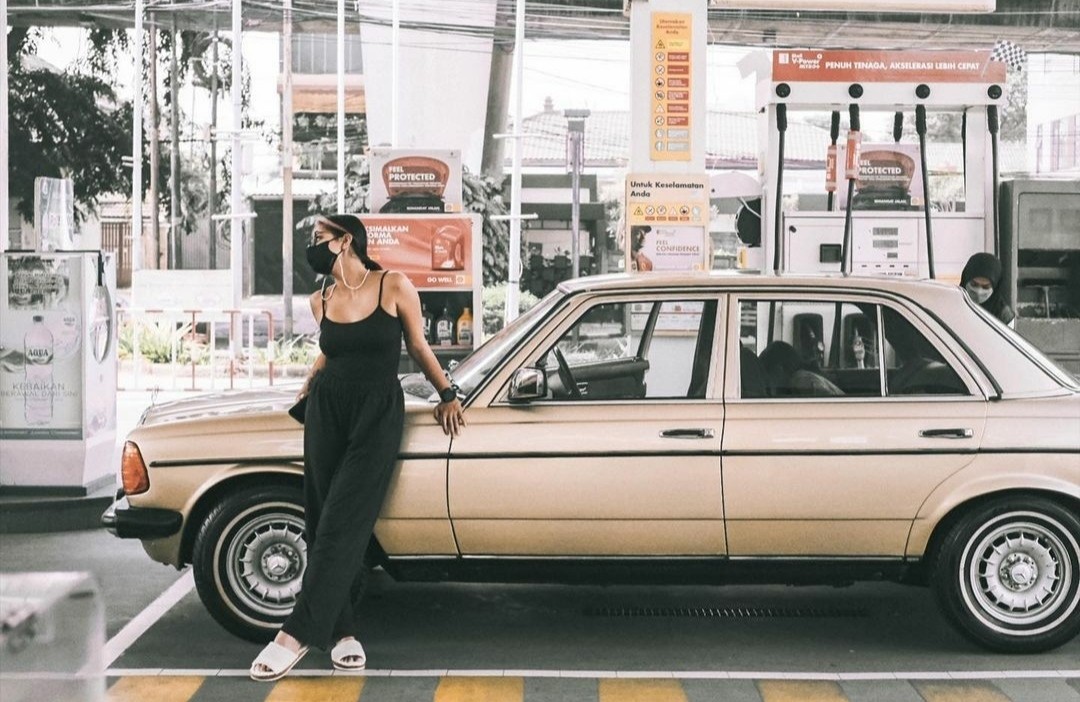 Ini Tiga Mobil Mewah Koleksi Awkarin, Ada yang Harganya Tembus Rp1,6 Miliar (FOTO:Dok IG Awkarin)