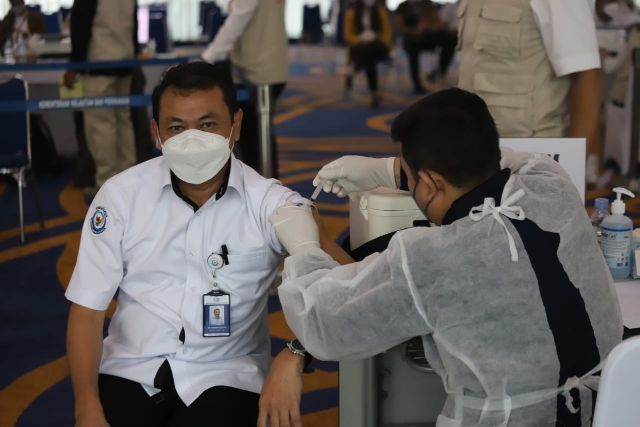 Cegah Lonjakan Omicron, KKP Gelar Vaksinasi Booster 4.500 Pegawai (Dok.MNC Media)