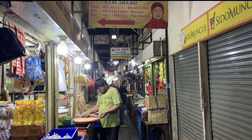 Keluh Masyarakat Harga Minyak Goreng Tinggi: Saya Beli Masih Mahal (FOTO:MNC Media)