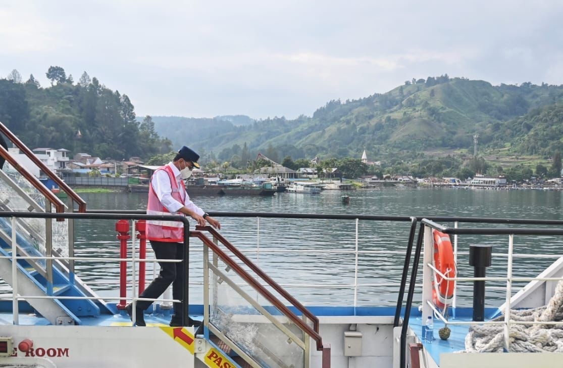 Kementerian Perhubungan (Kemenhub)  meninjau sejumlah pelabuhan penyeberangan yang telah dibangun oleh Pemerintah di Danau Toba. (Foto: MNC Media)