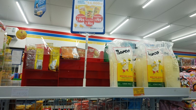Harga Sudah Turun, Minyak Goreng Justru Sulit Dicari di Malang. (Foto: Avirisda/MPI)