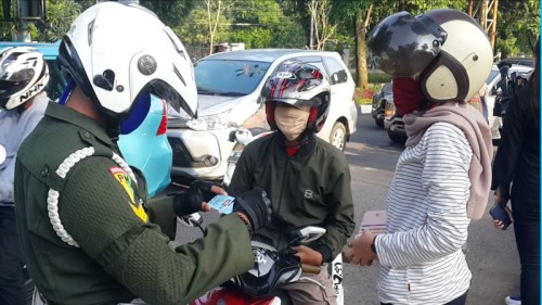 Heboh Polisi dan TNI Razia Masker dan Denda Rp250 Ribu, Ini yang Sebenarnya. (Foto: MNC Media)