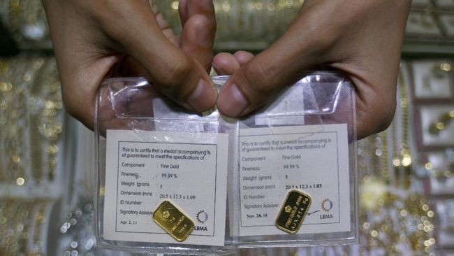 Awal Pekan, Harga Emas Hari Ini Hampir Sentuh Rp1 Juta per Gram (FOTO:MNC Media)
