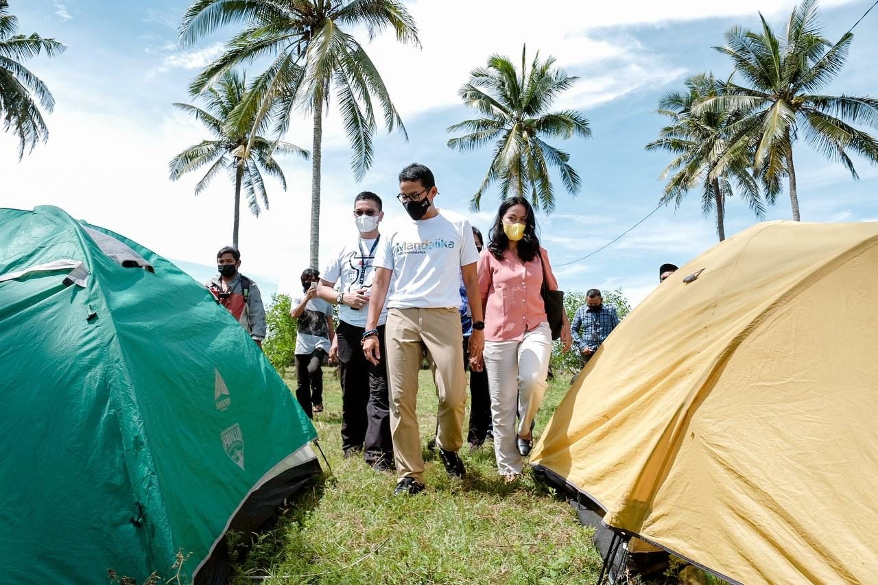 Jelang MotoGP 2022, Sandiaga Uno Tinjau Kesiapan Glamping Kelana