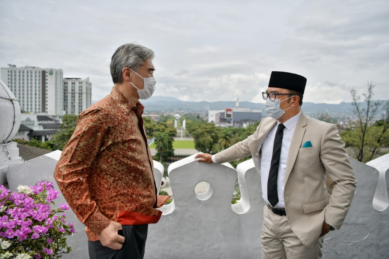 Bahas Kerja Sama Ekonomi, Ridwan Kamil Ajak Dubes AS ke Puncak Gedung Sate(Dok.Ist)