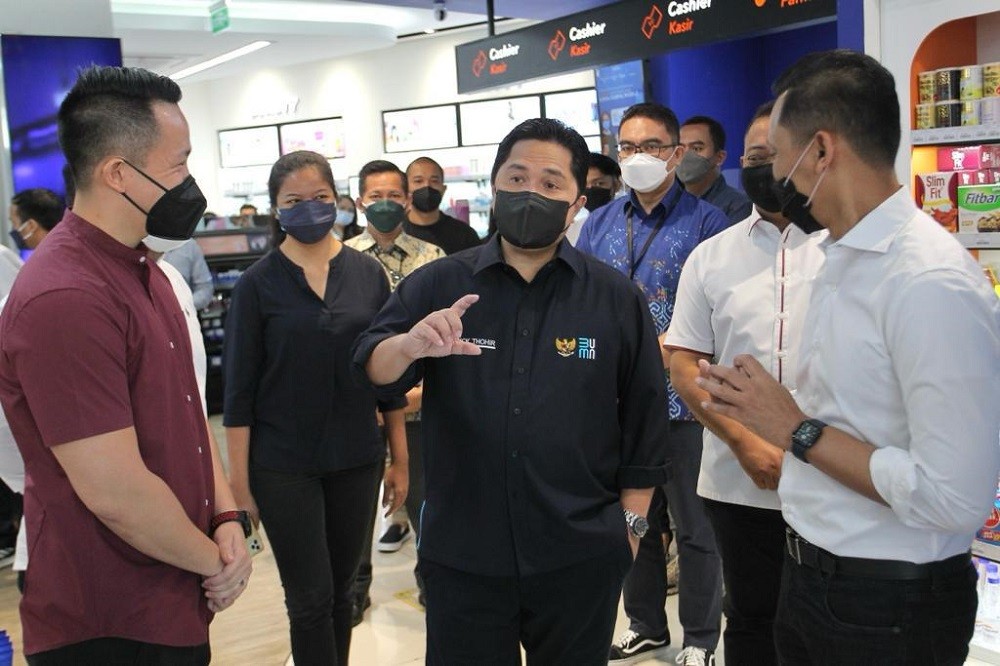 Cek Kesiapan Layanan Vaksinasi Booster Sinopharm, Erick Thohir Sambangi Kimia Farma