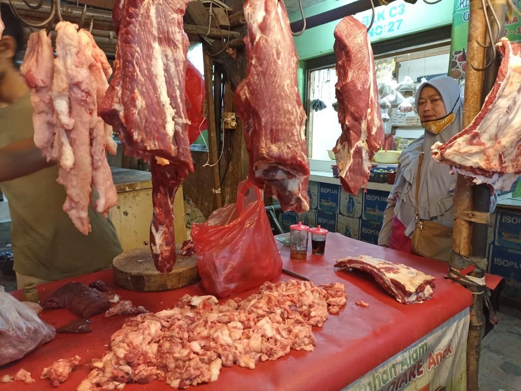 Peternakan Diserang Wabah PMK, Pedagang Daging Sapi Sebut Harga Tak Berubah. (Foto: MNC Media)