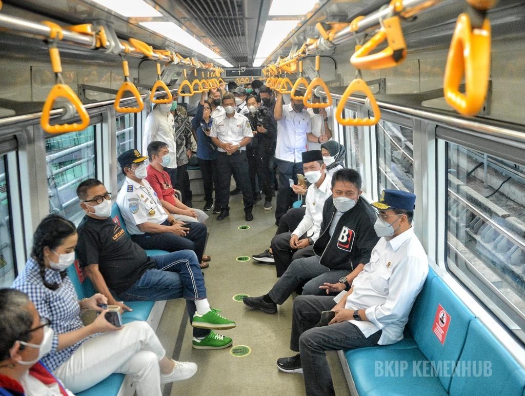 Apresiasi Angkutan Umum Palembang: Menhub: LRT, BRT, dan Angkot Terintegrasi (Dok.MNC)