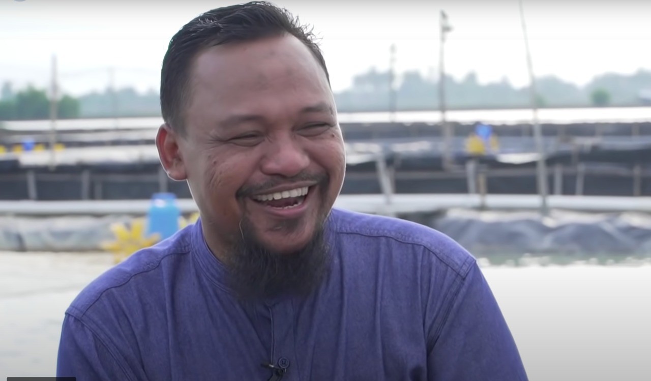 Pensiun Jadi Preman, Pria Ini Sukses Bangun Tambak Udang Omzet Rp50 M per Tahun (FOTO: Youtube Helmy Yahya)