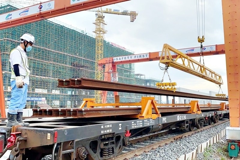 Rel Terpasang, Kereta Cepat Jakarta-Bandung Ditarget Tes Dinamis Akhir Tahun Ini (foto: MNC Media)