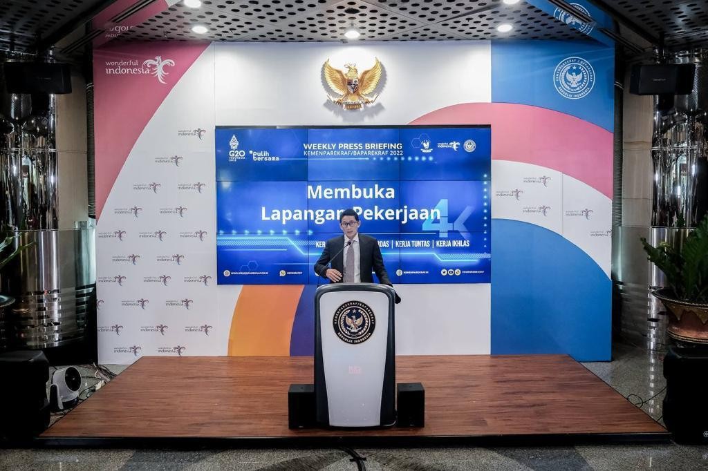 Sandiaga Uno dalam